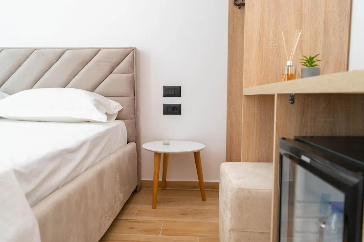 Апартаменты Lindi Seaview Room 1 Влёра