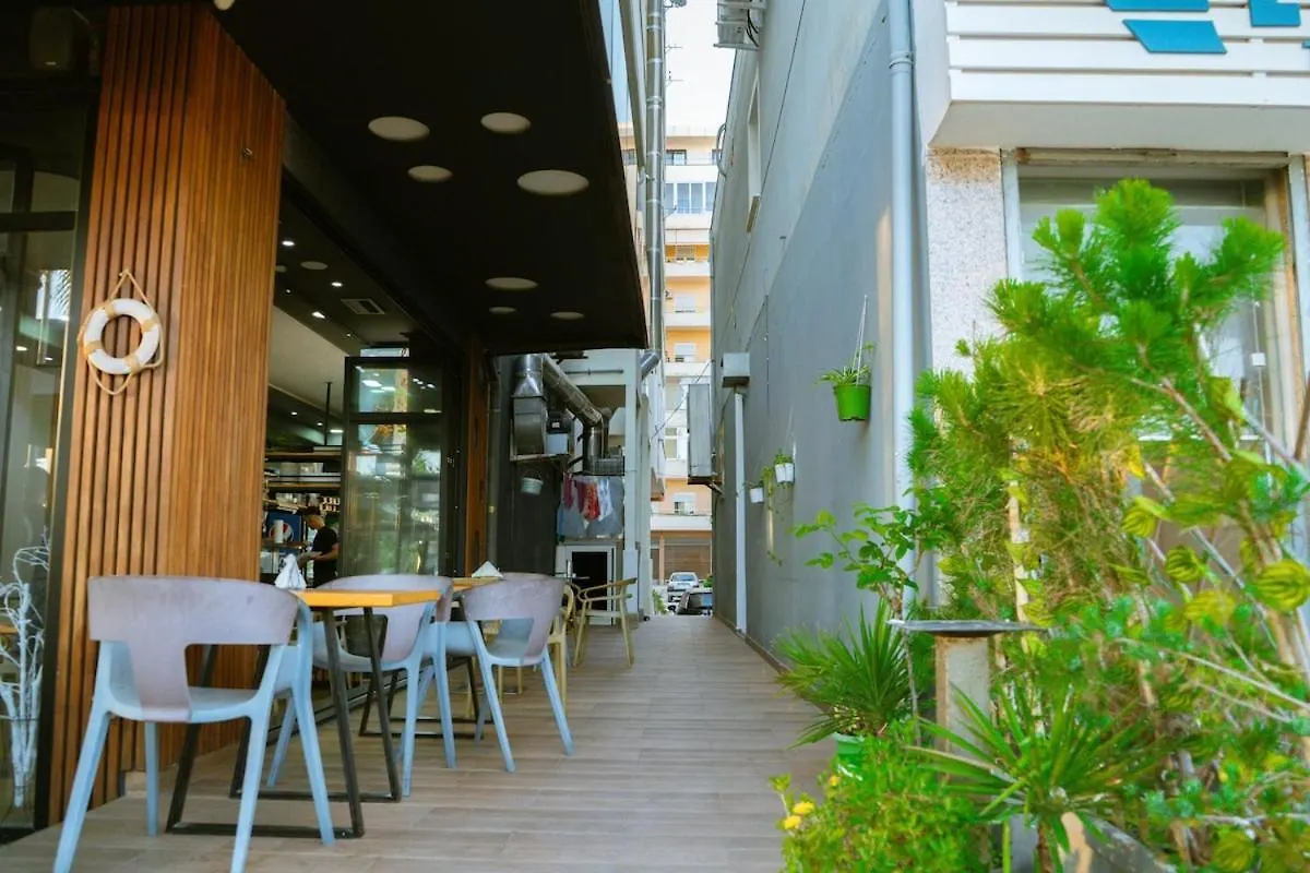 Апартаменты Lindi Seaview Room 1 Влёра